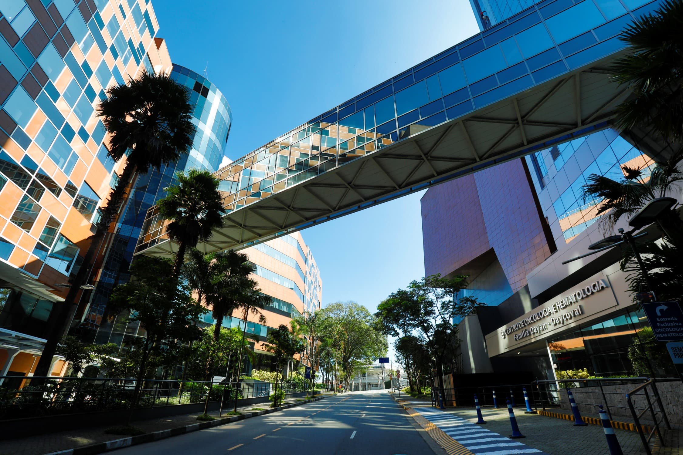 Fachada do Centro de Oncologia e Hematologia Einstein Família Dayan – Daycoval